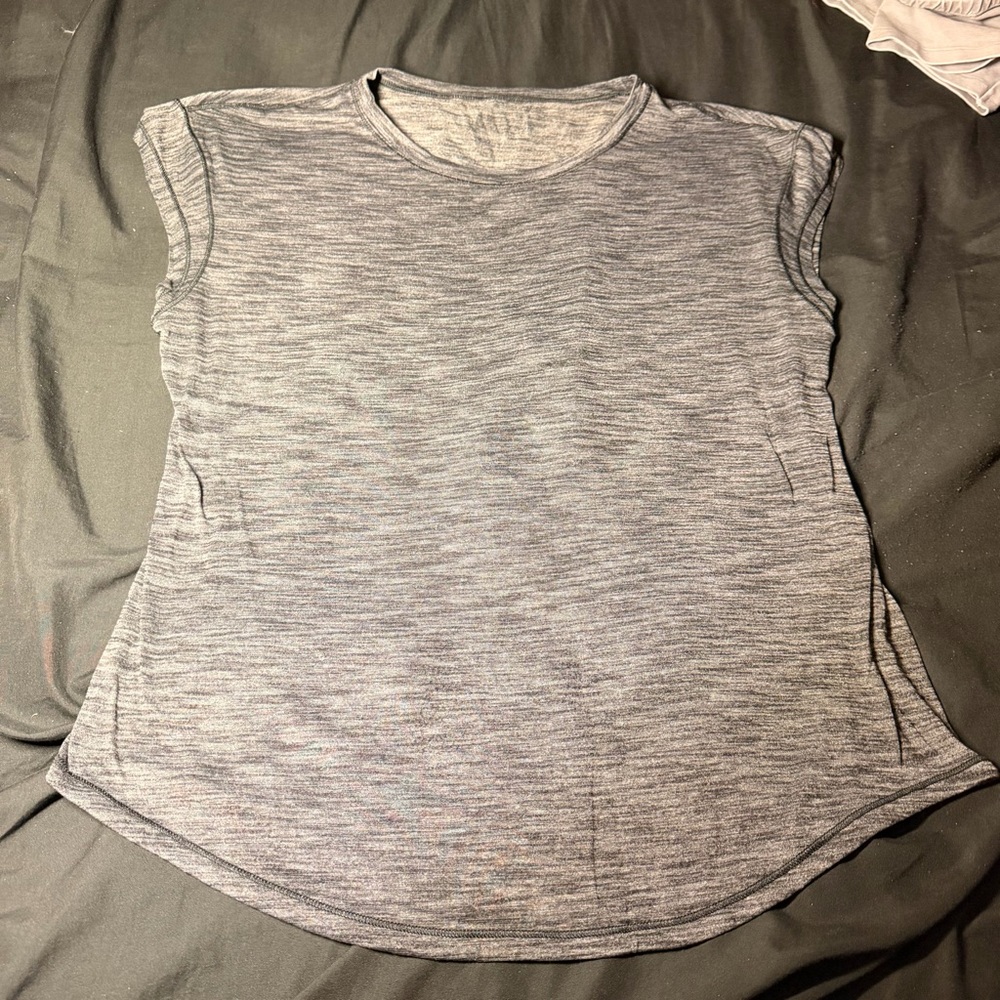 lululemon athletica Heathered Gray Short Sleeve Top